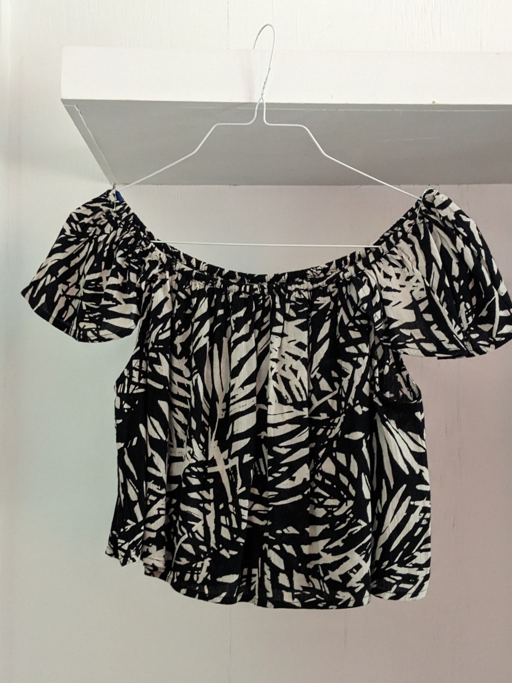 Aerie Black & White Off-Shoulder Top Hamptons Weekend Rich Girl Starter Pack